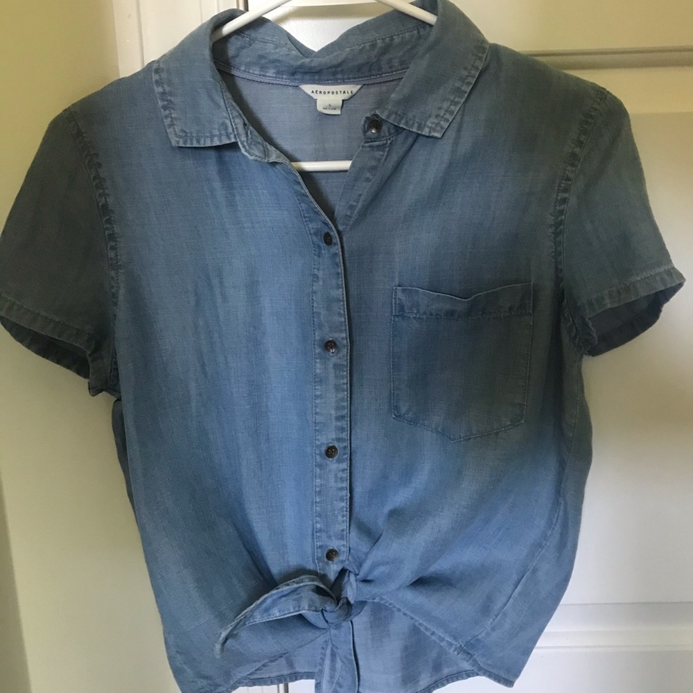 Cute button up with a tie at the bottom